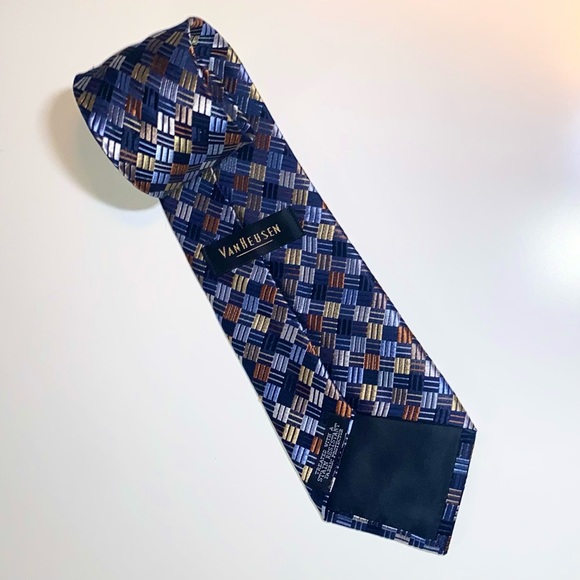 VAN HEUSEN Men’s Necktie with Grey/Black/Gold/Copper Geometric Design 100% Silk - Picture 3 of 4